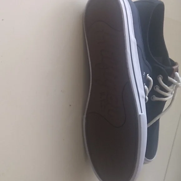 Shoes - Picture 4 of 6